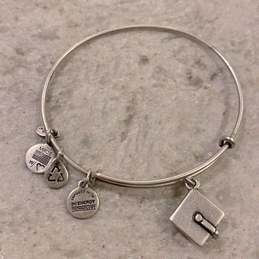 🎓Alex and Ani graduation bracelet NWOT - Picture 1 of 3